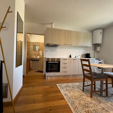 Santomas Apartment *
